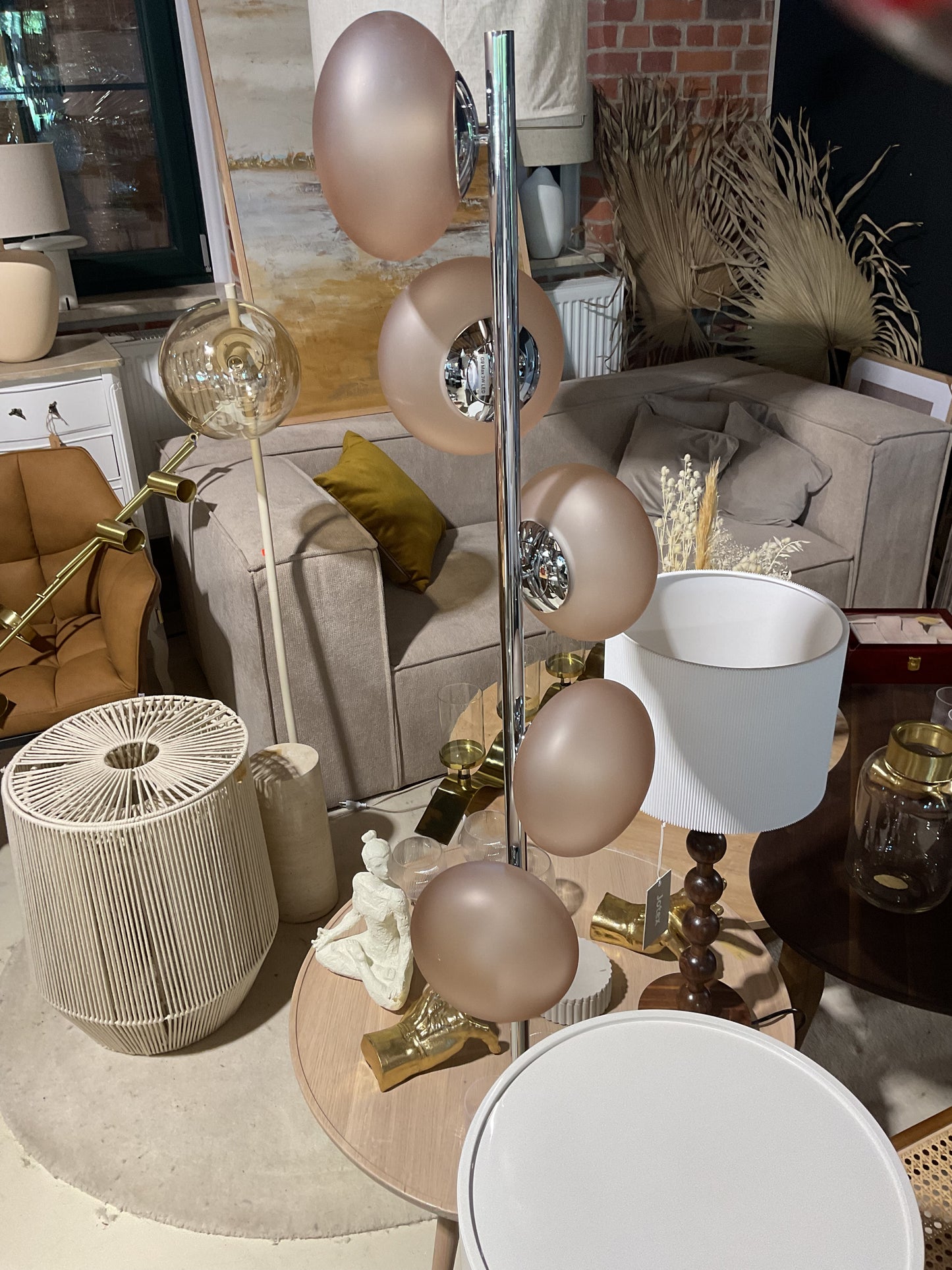 Lampa podłogowa ze szkła opalowego Rosia