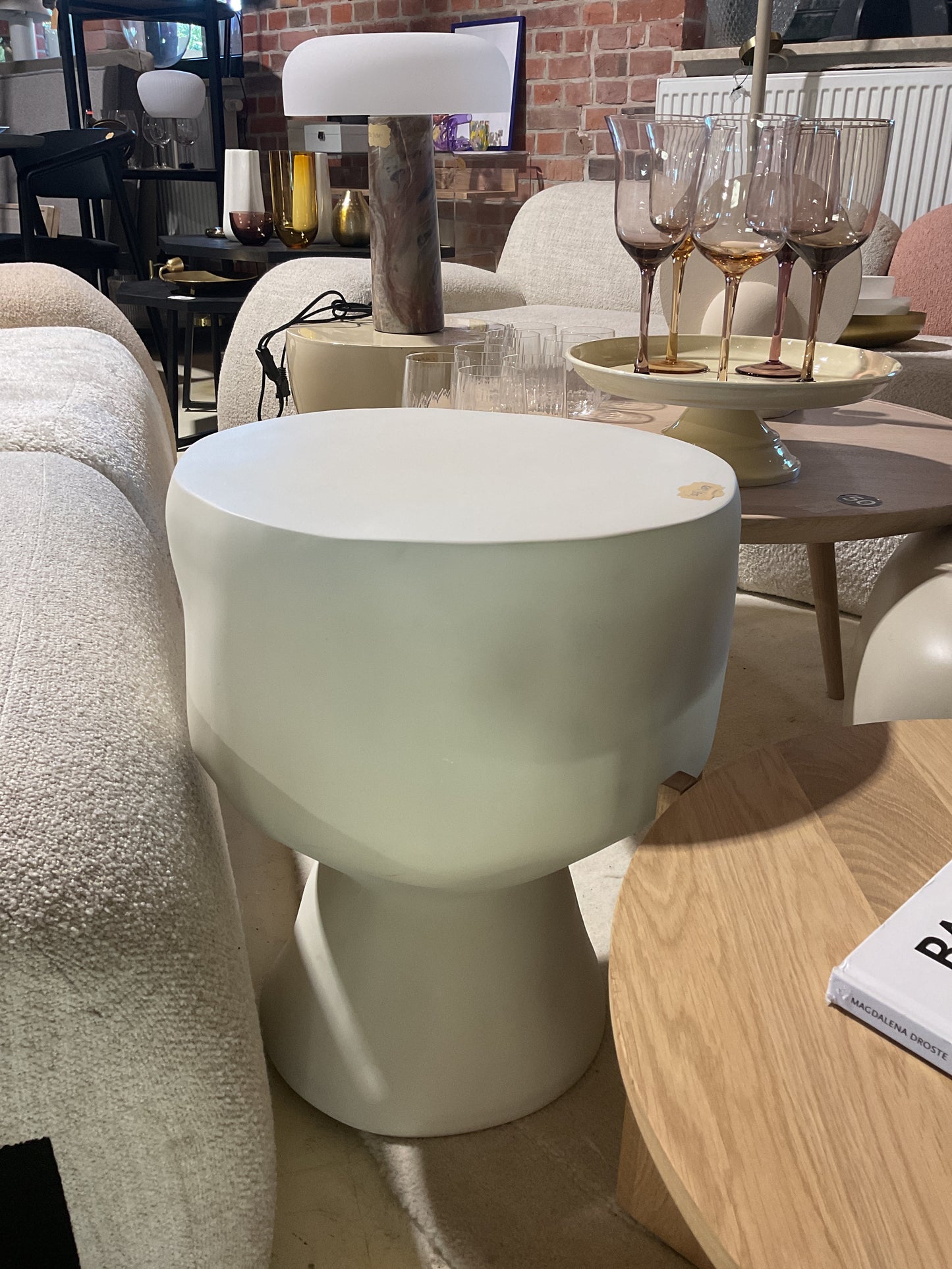 Ogrodowy stolik pomocniczy Aur