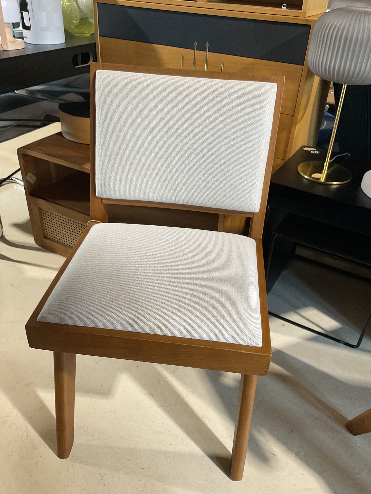 Krzesło tapicerowane z drewna Sisi