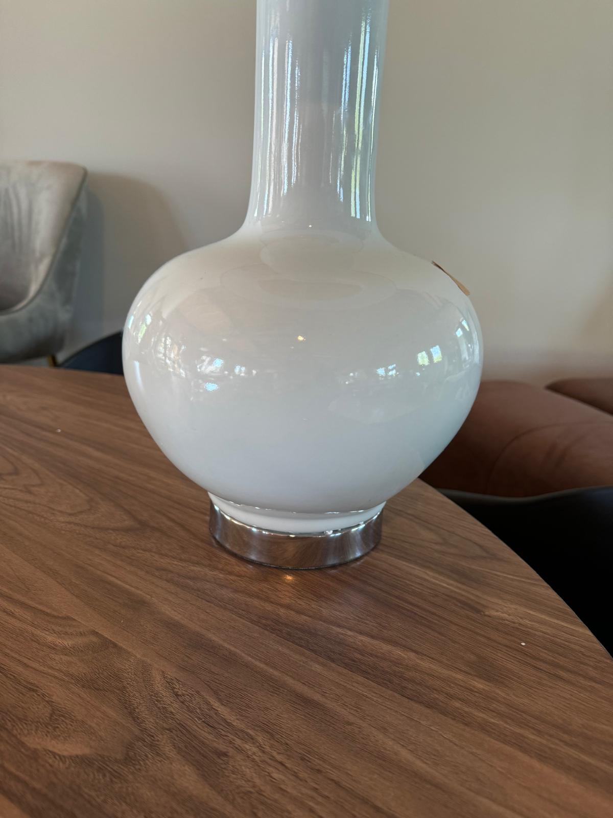 Lampa stołowa