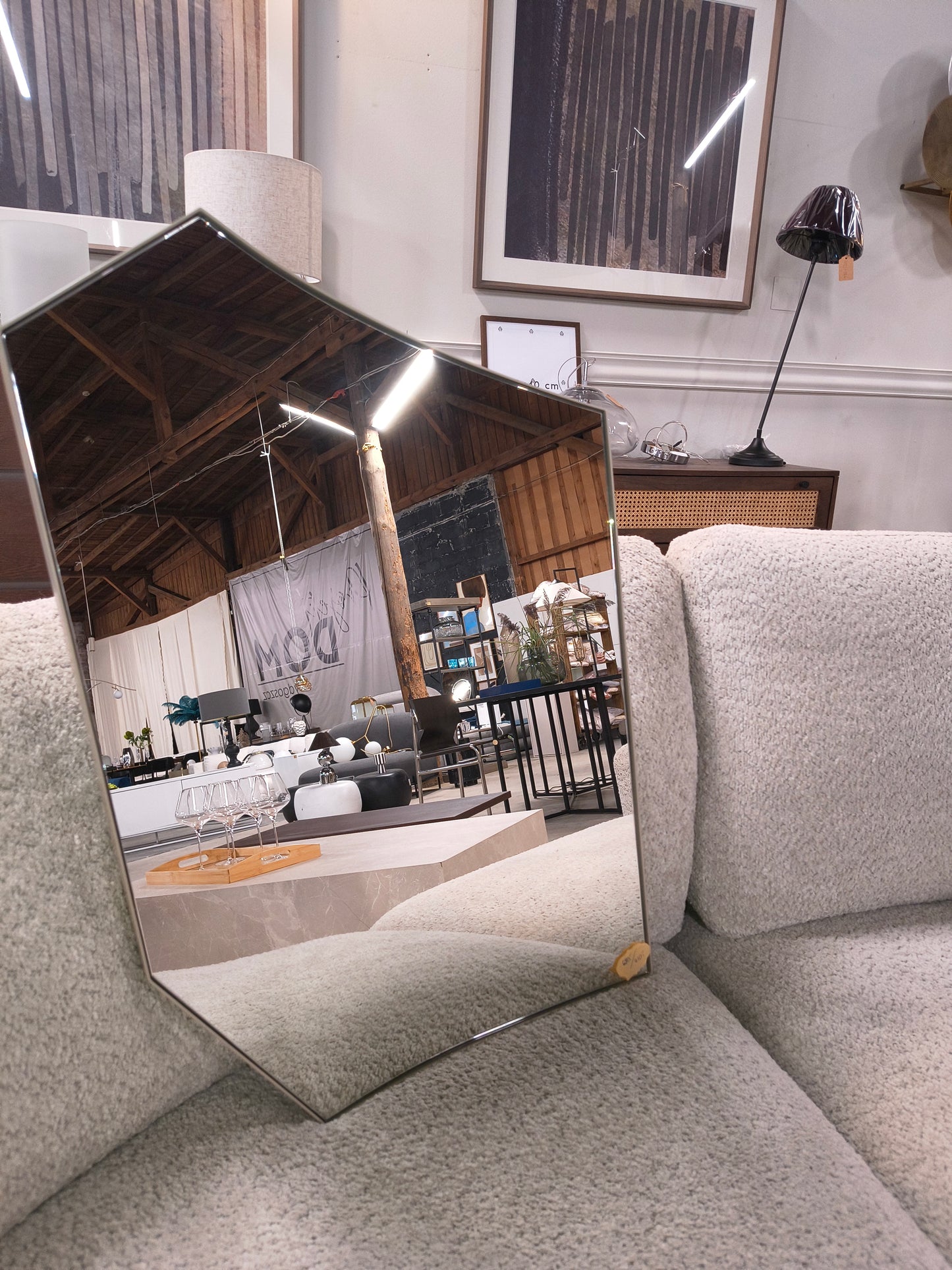 Lustro o nieregularnych kształtach