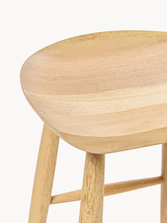 Stołek barowy z drewna mangowego Nino