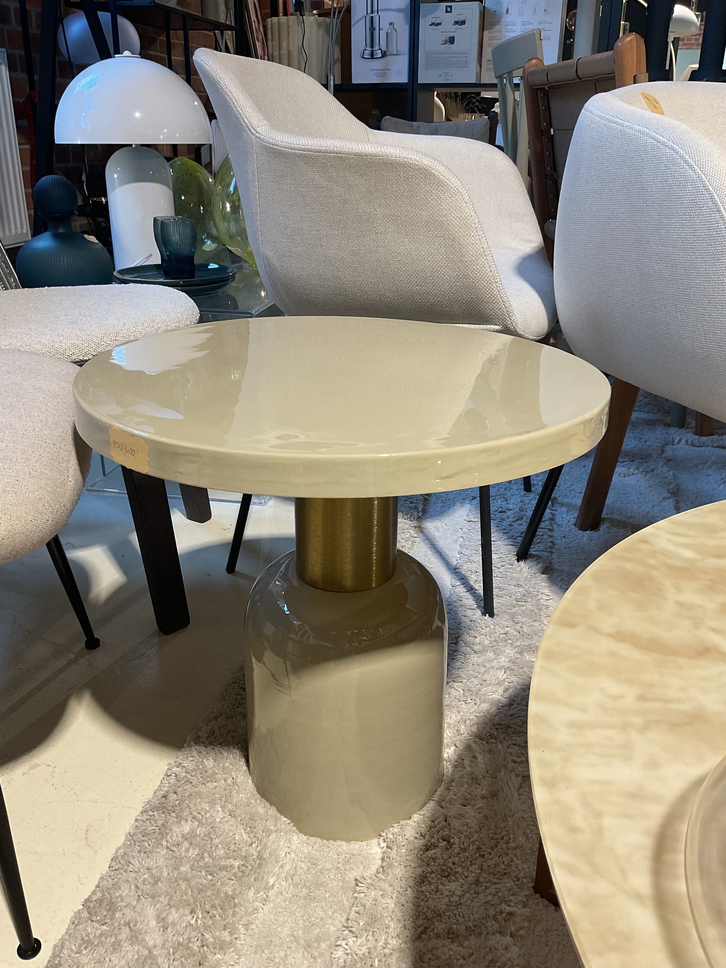 Stolik pomocniczy Nalima