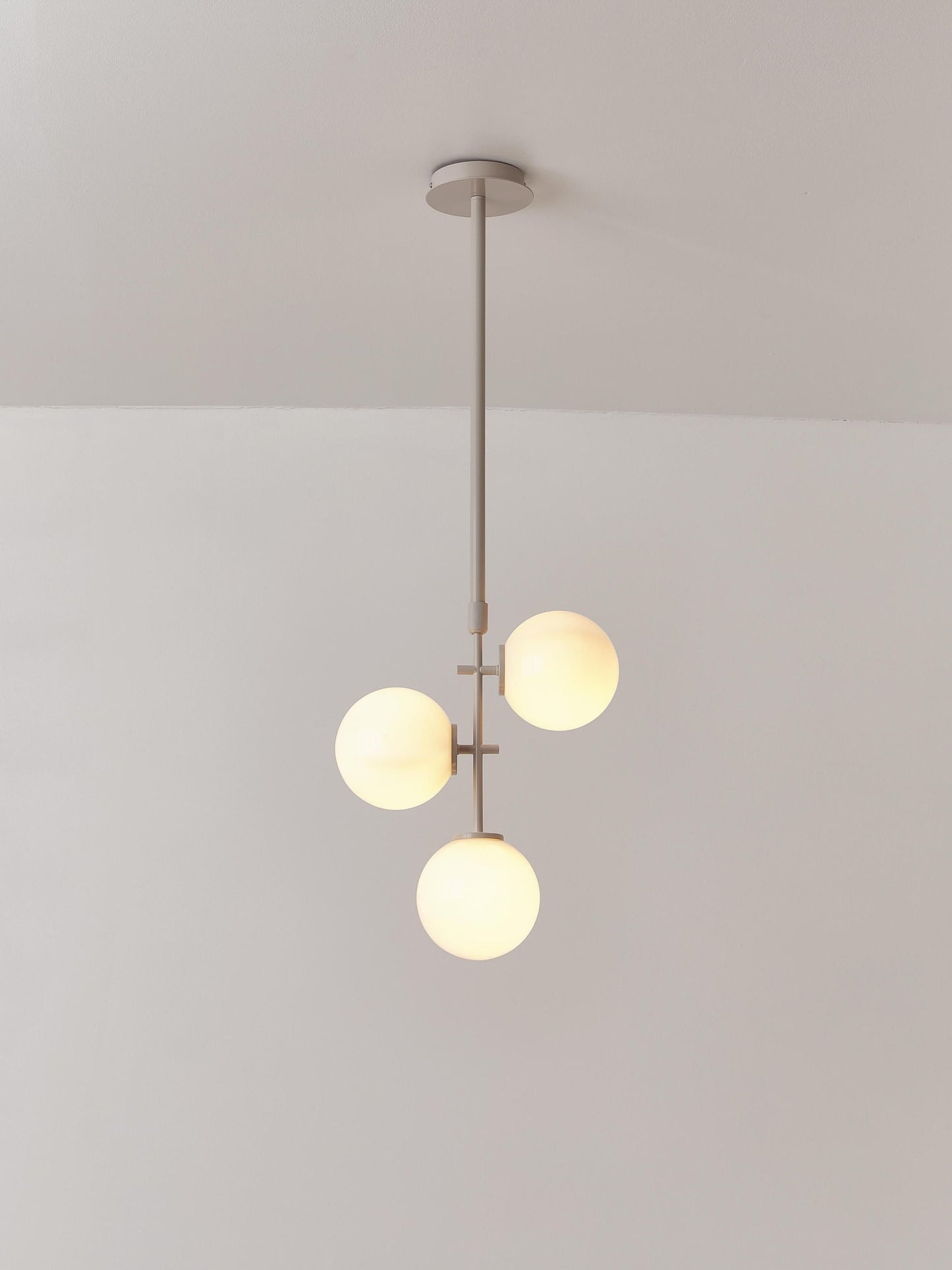 Lampa wisząca ze szkła opalowego Atlanta