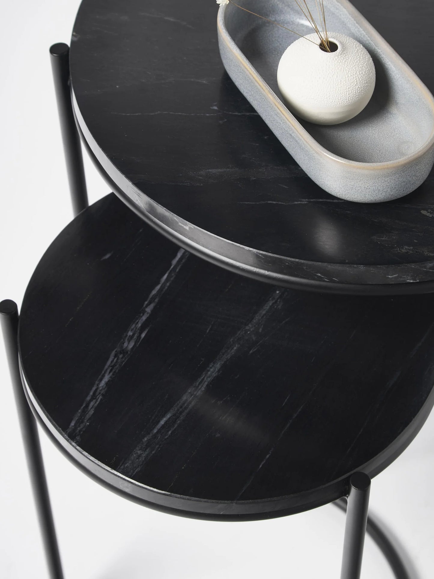 Komplet stolików pomocniczych z marmuru Ella, 2 elem.