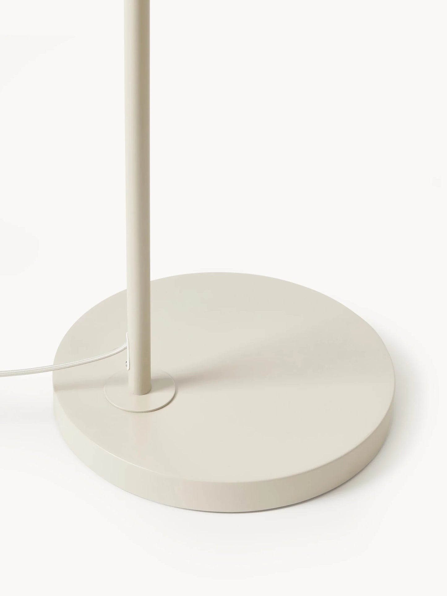 Lampa podłogowa łukowa z siateczki Beau