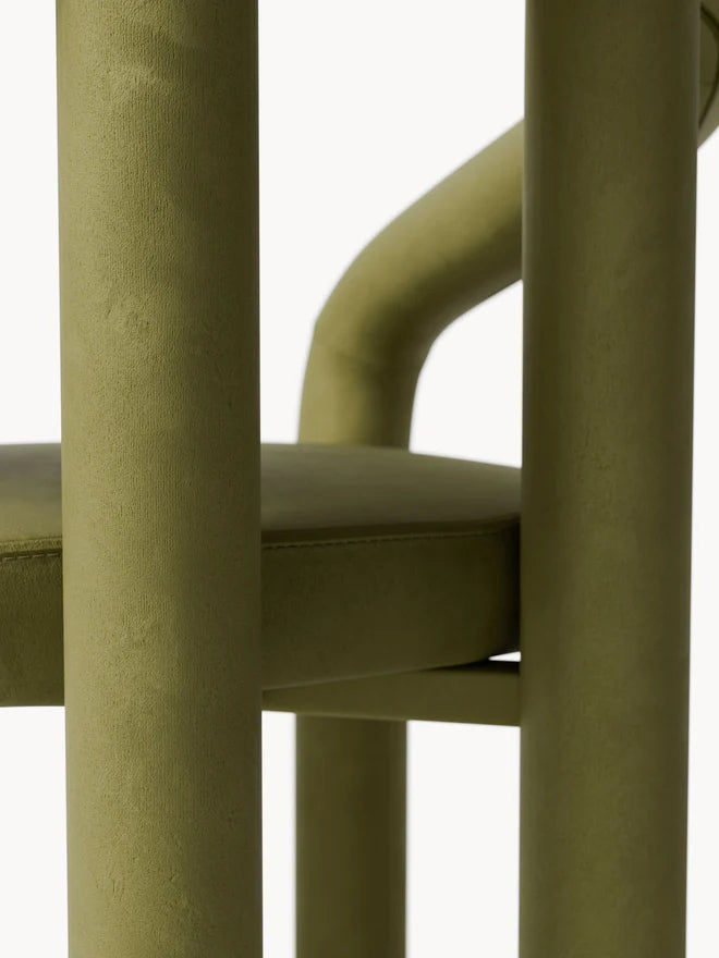 Krzesło z podłokietnikami z aksamitu Calan