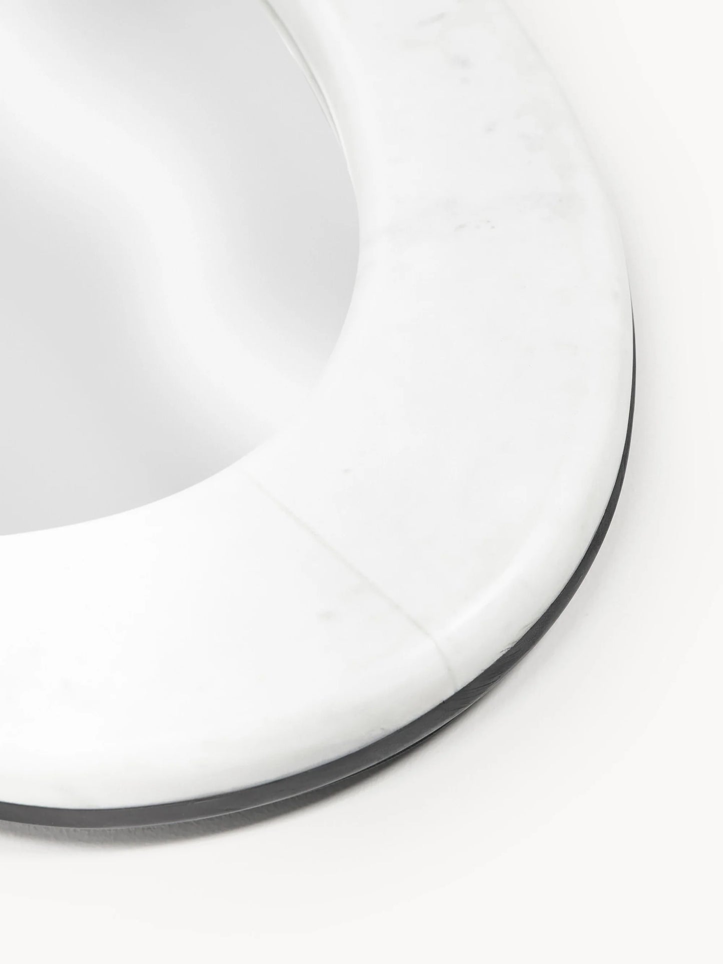 Lustro ścienne z marmurową ramą Meringue