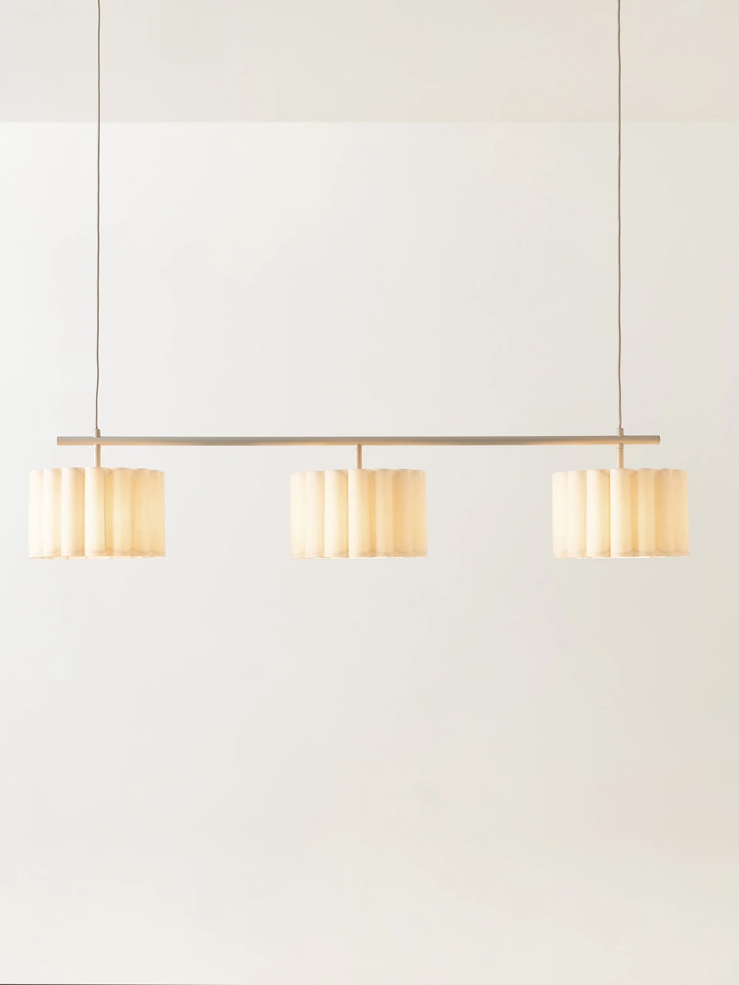 Lampa wisząca z lnu Lucina