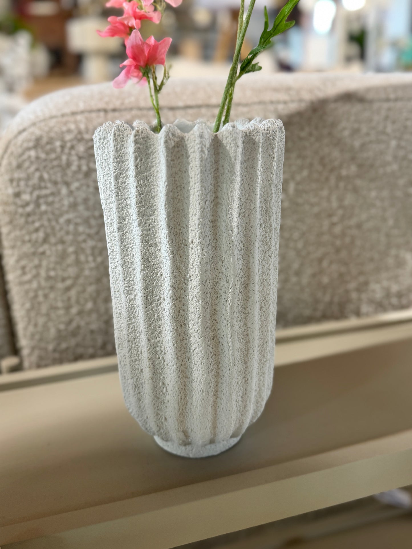 Wazon biały cement
