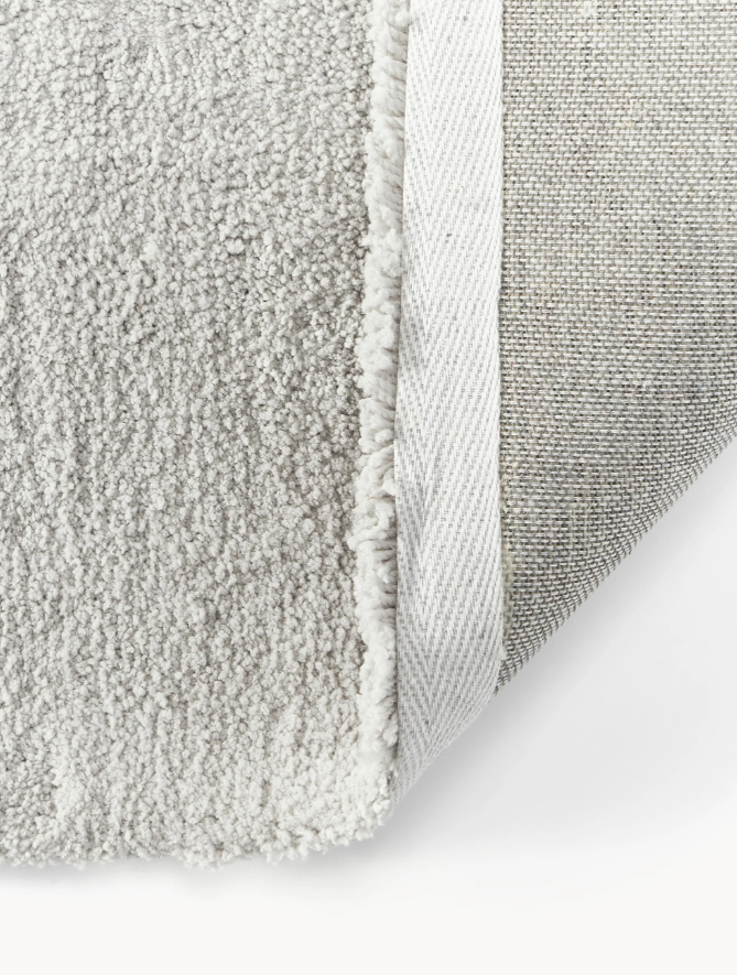 Puszysty dywan z długim włosiem z wypukłą strukturą Jade