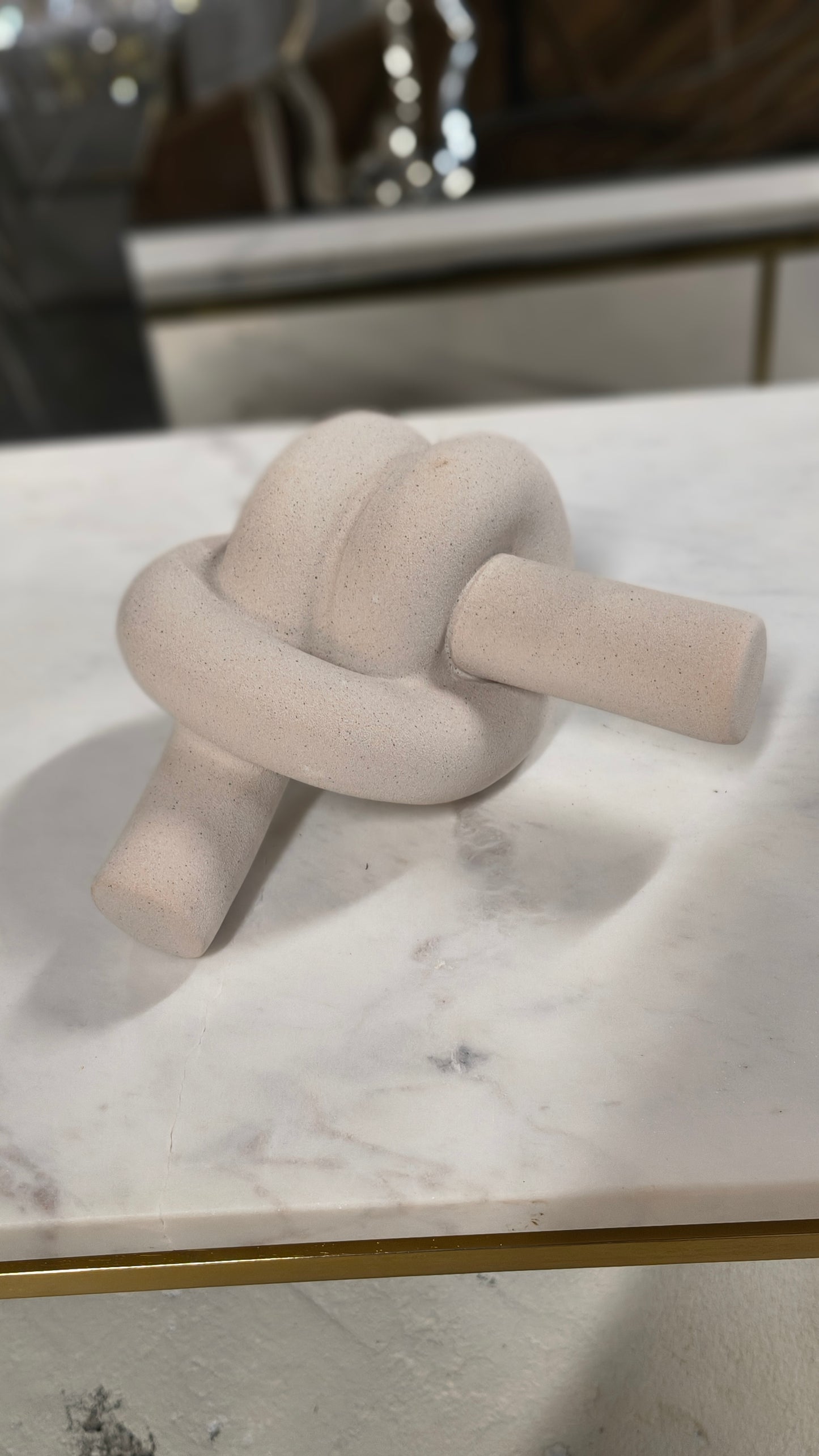 Ręcznie wykonana dekoracja z kamionki Nodo