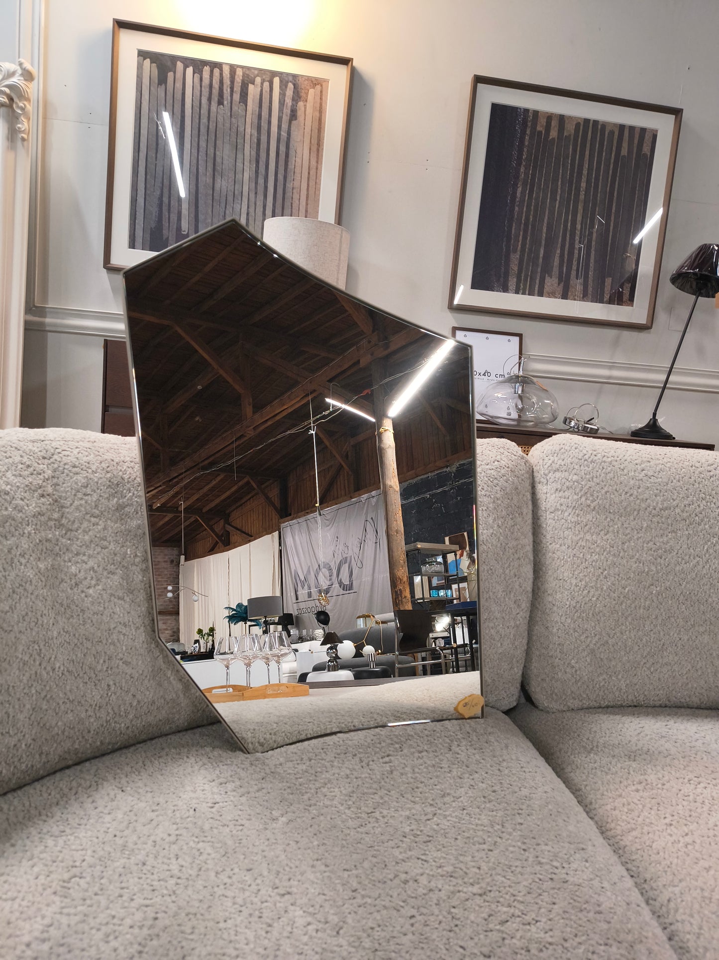 Lustro o nieregularnych kształtach