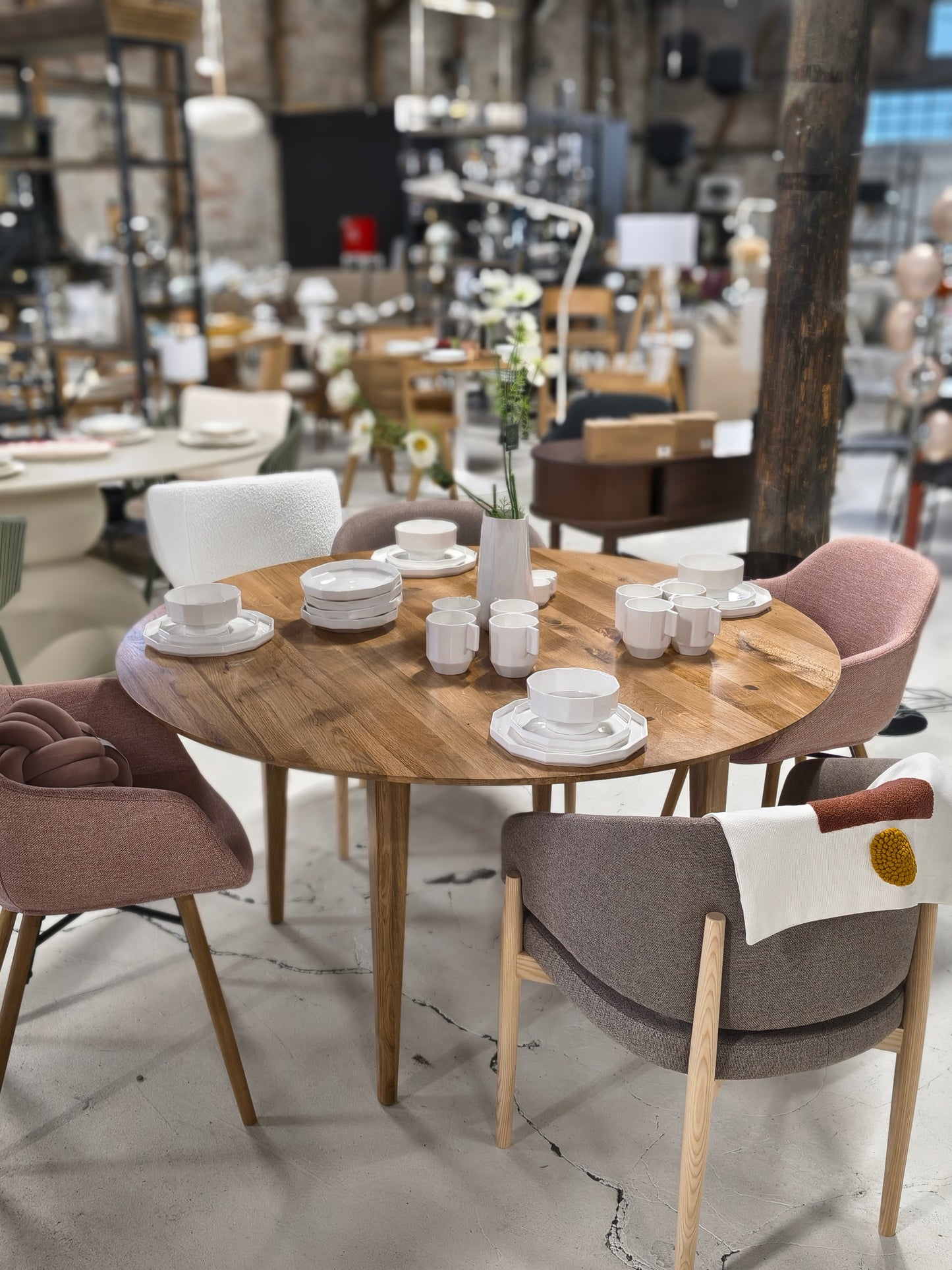 Stół do jadalni z drewna dębowego Archie